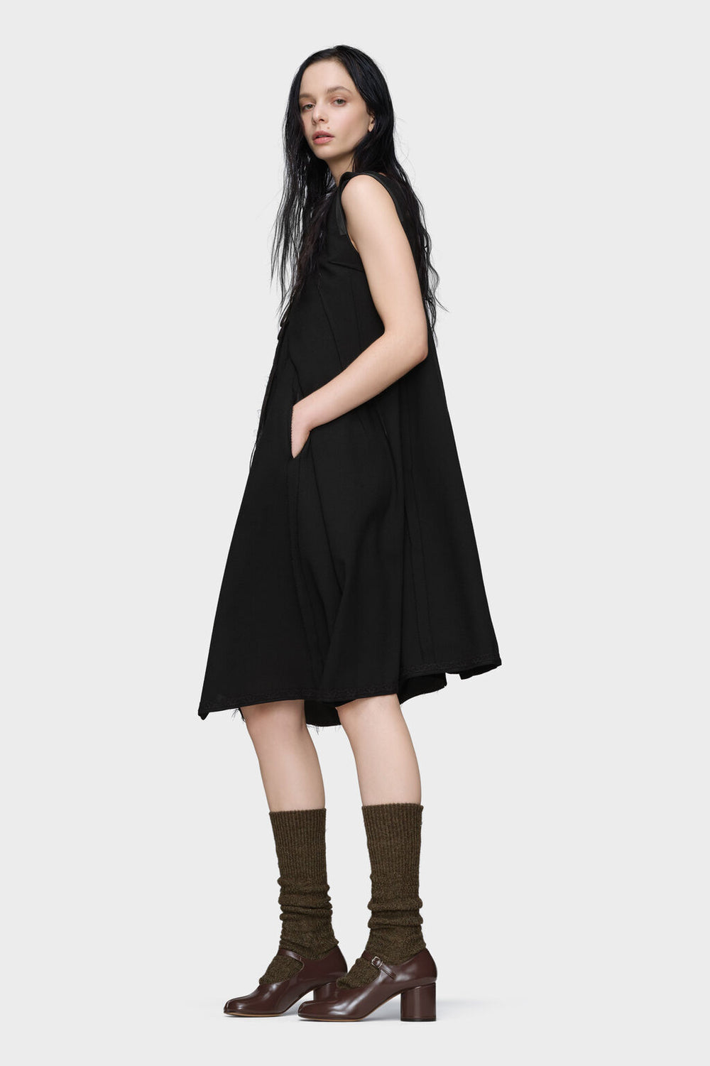 Anonymity of the Lining Dress