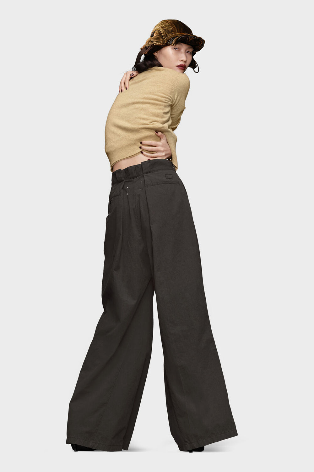 Pleat trousers