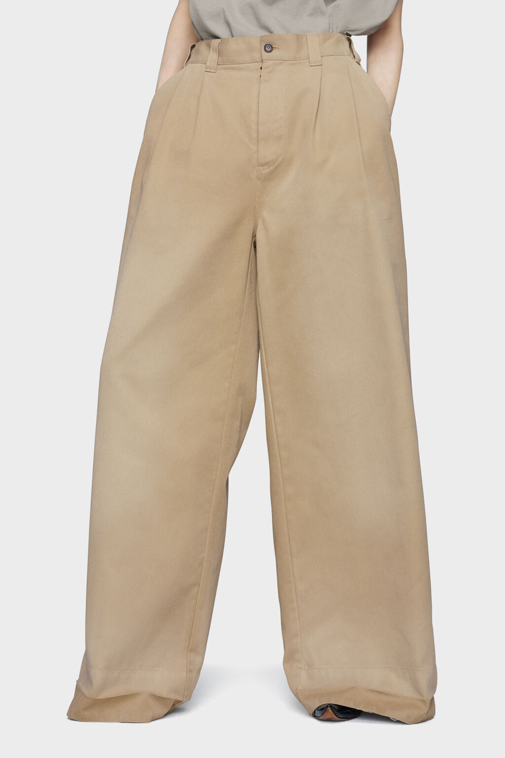 Wide-leg trousers