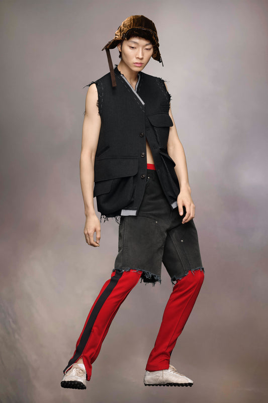 Sleeveless wool jacket