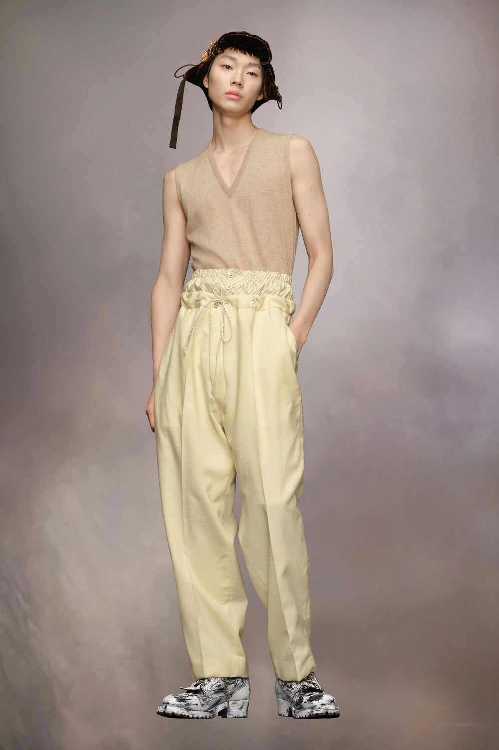 Anonymity of the lining trousers