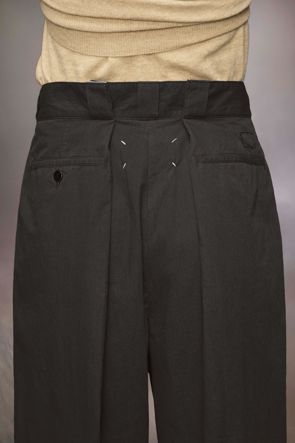 Pleat trousers