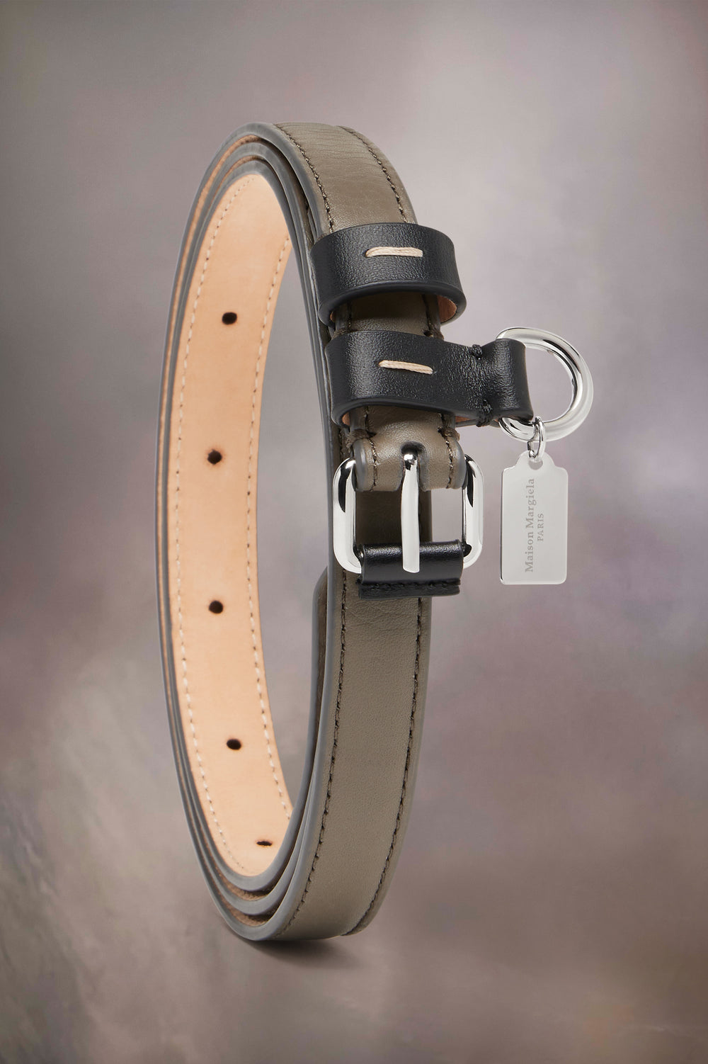 Contrast leather belt