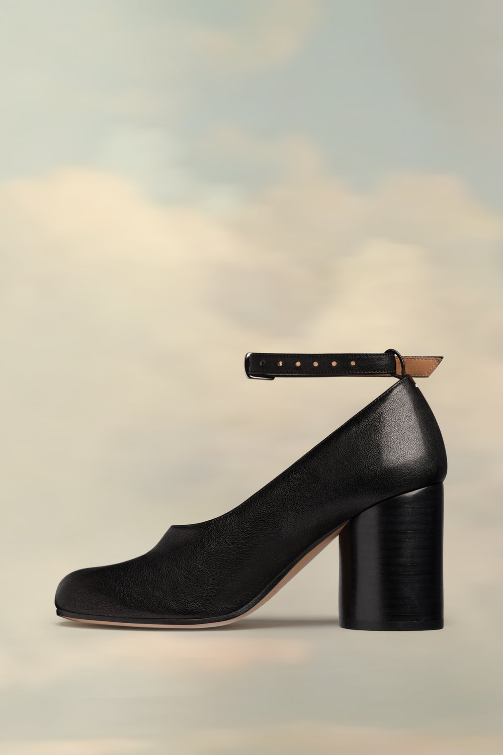Tabi pumps