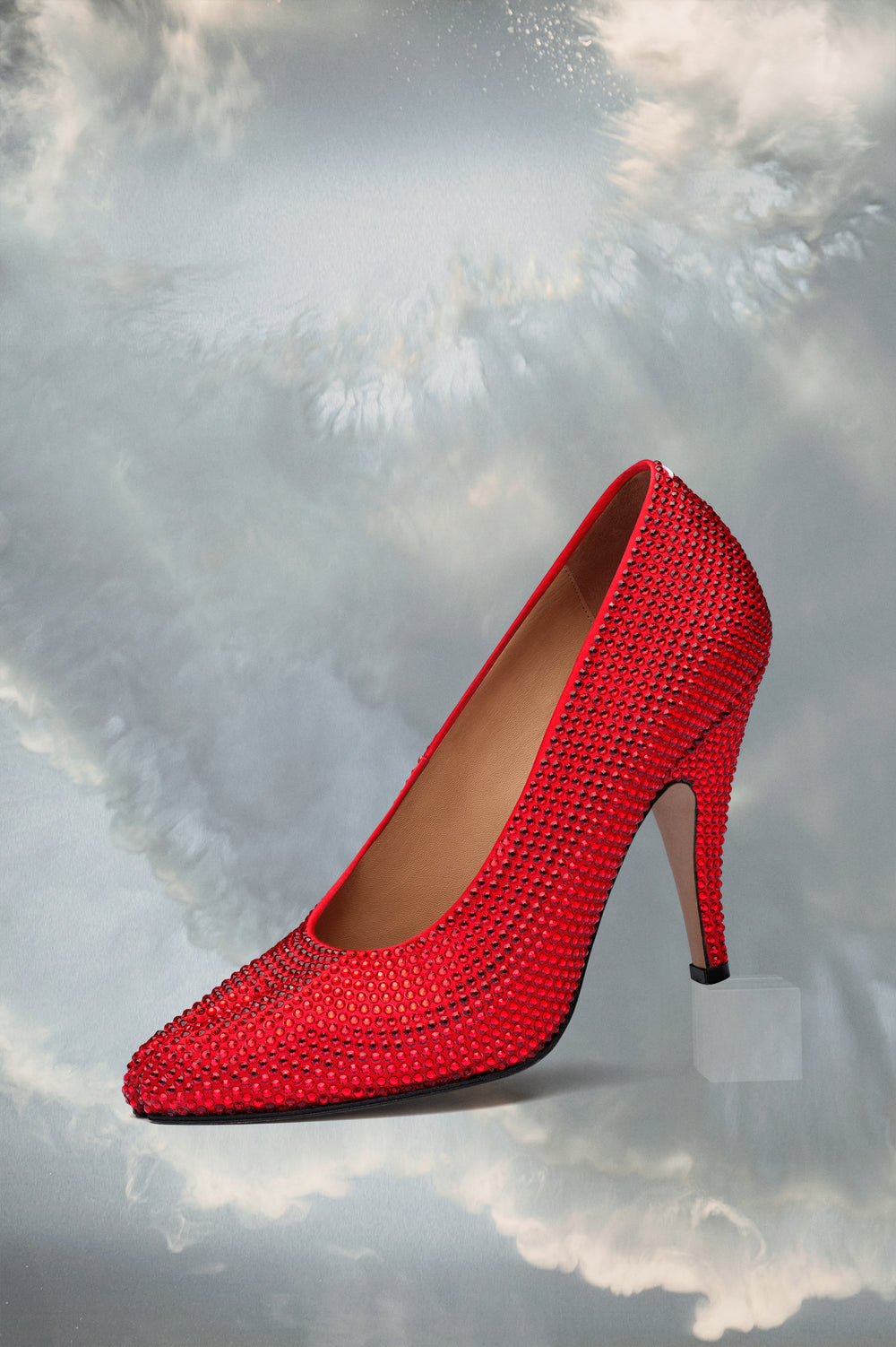 Tabi rhinestone pump