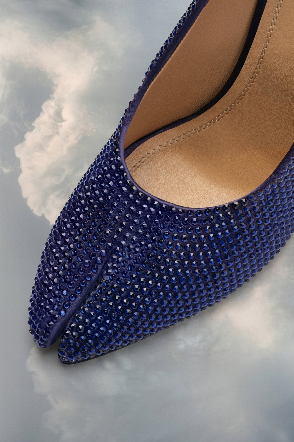 Tabi rhinestone pump
