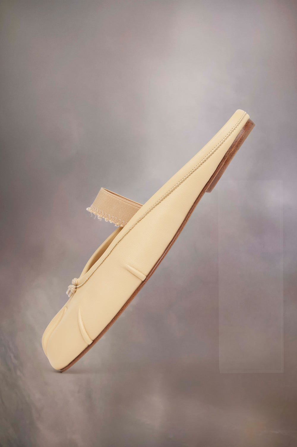 Tabi elastic band mule