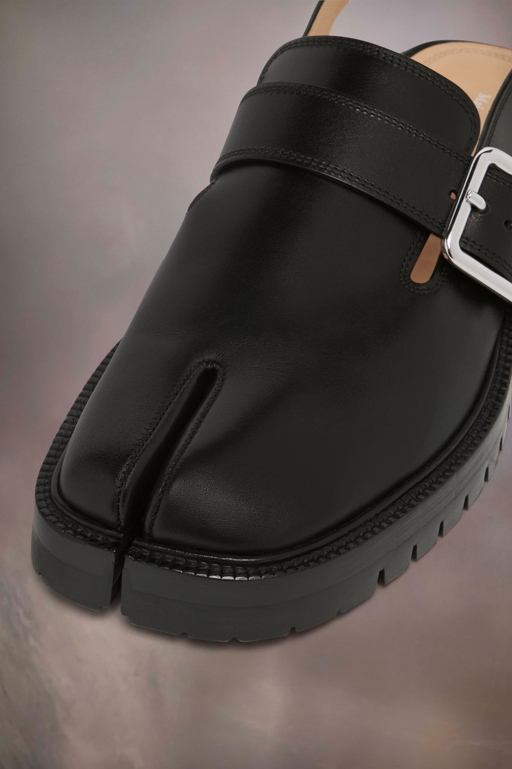 Tabi County sandals