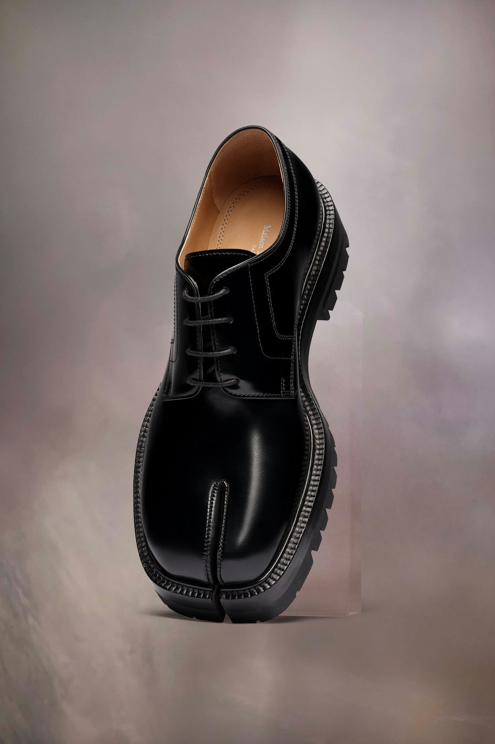 Tabi lace-ups