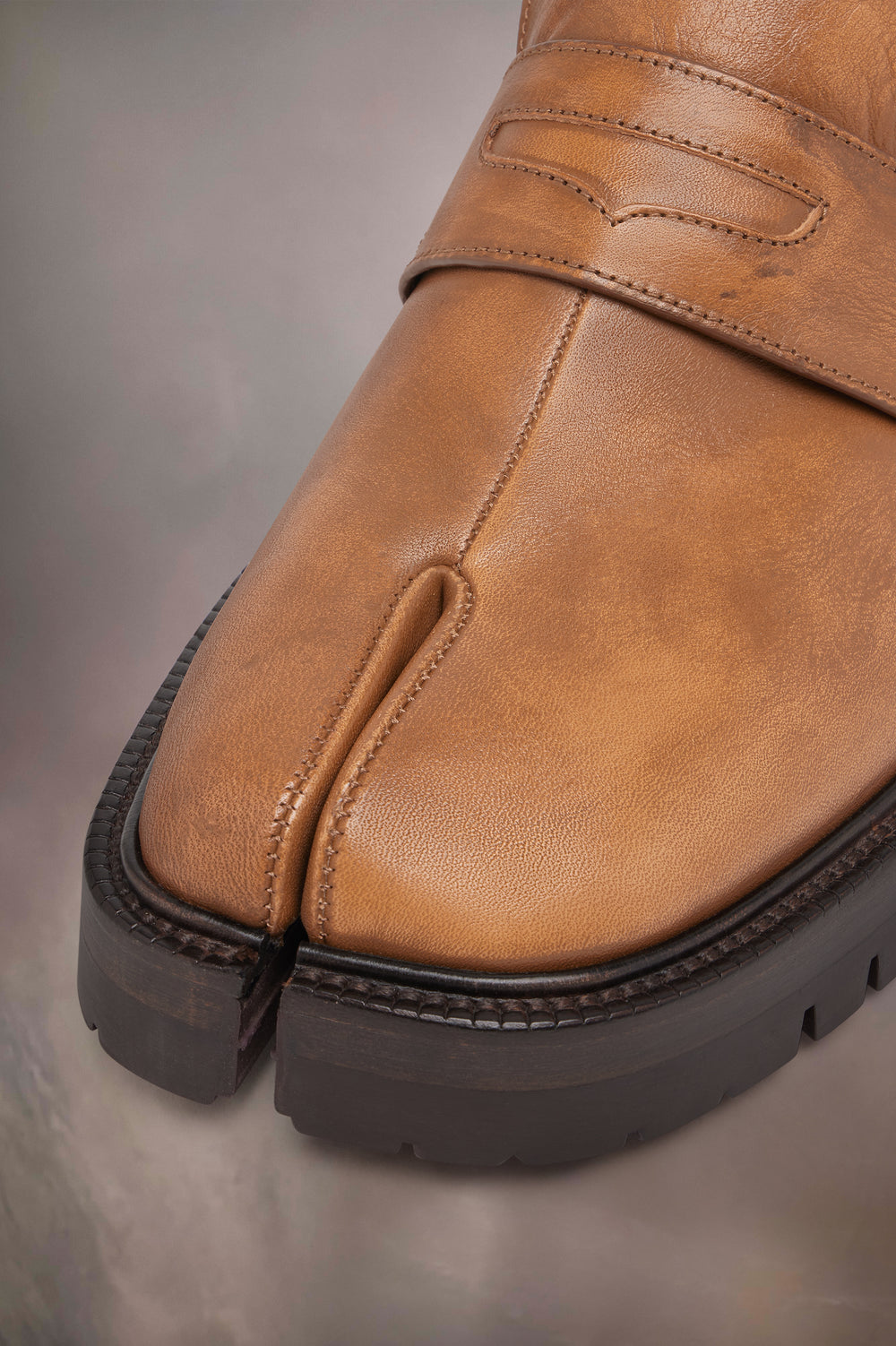 Tabi County loafers
