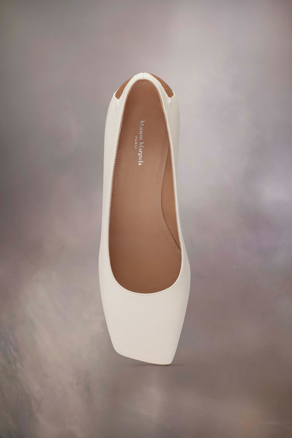 Four stitches décortiqué pumps