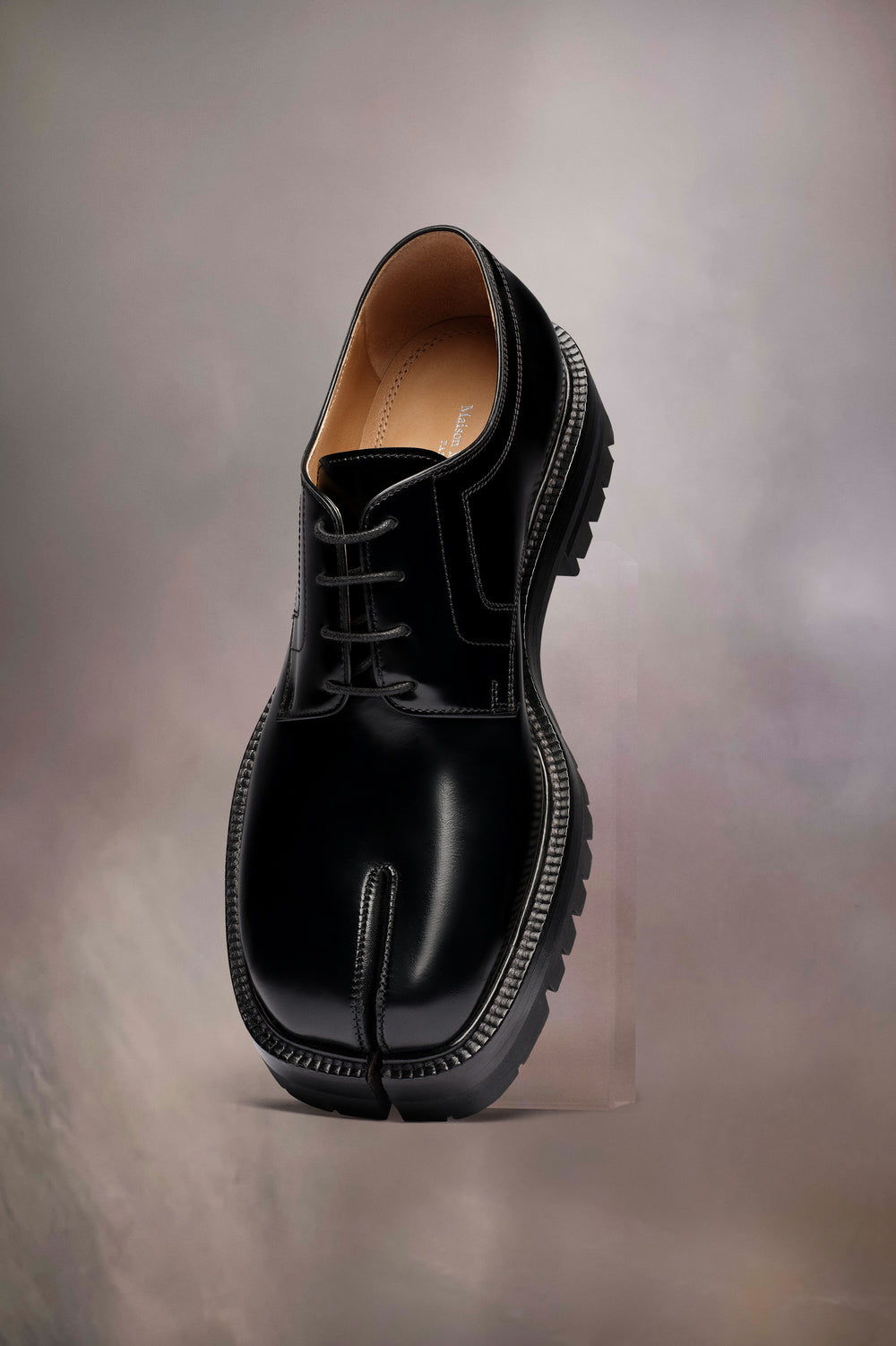 Tabi lace-ups