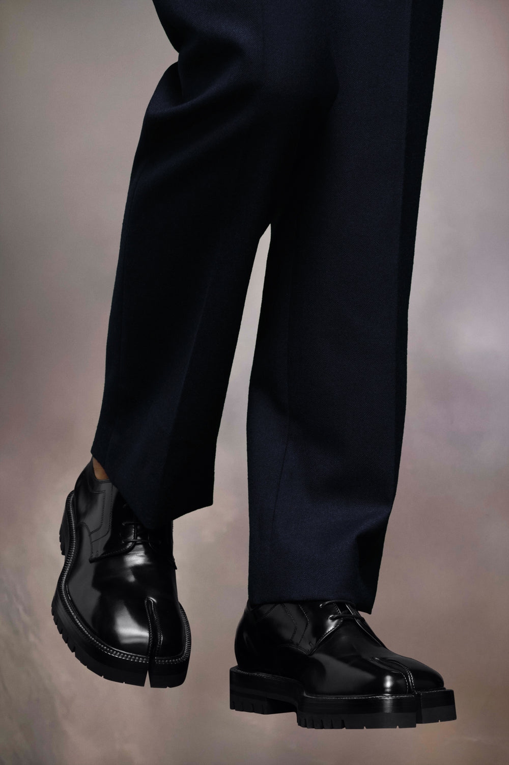 Tabi lace-ups