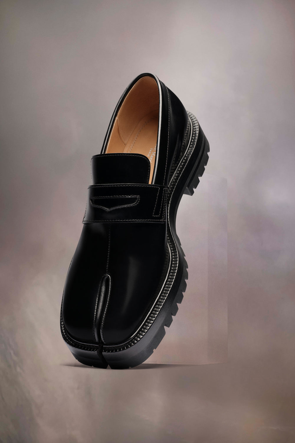 Tabi loafers