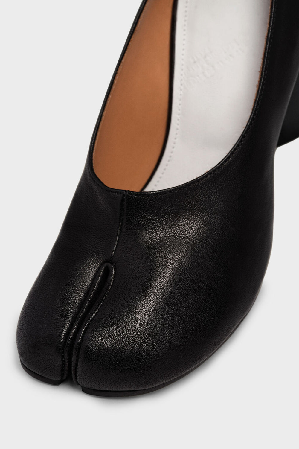 Tabi pumps