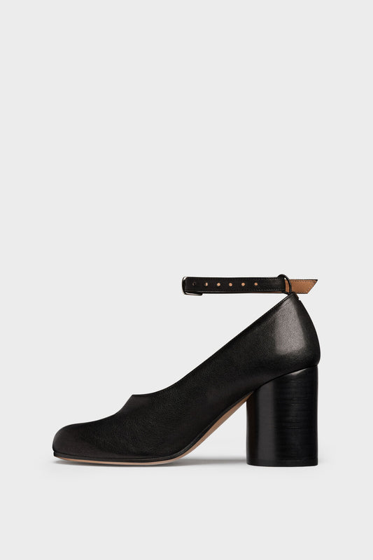 Tabi pumps