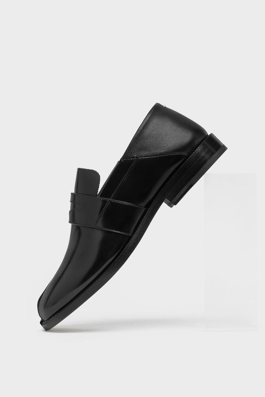 Tabi loafers