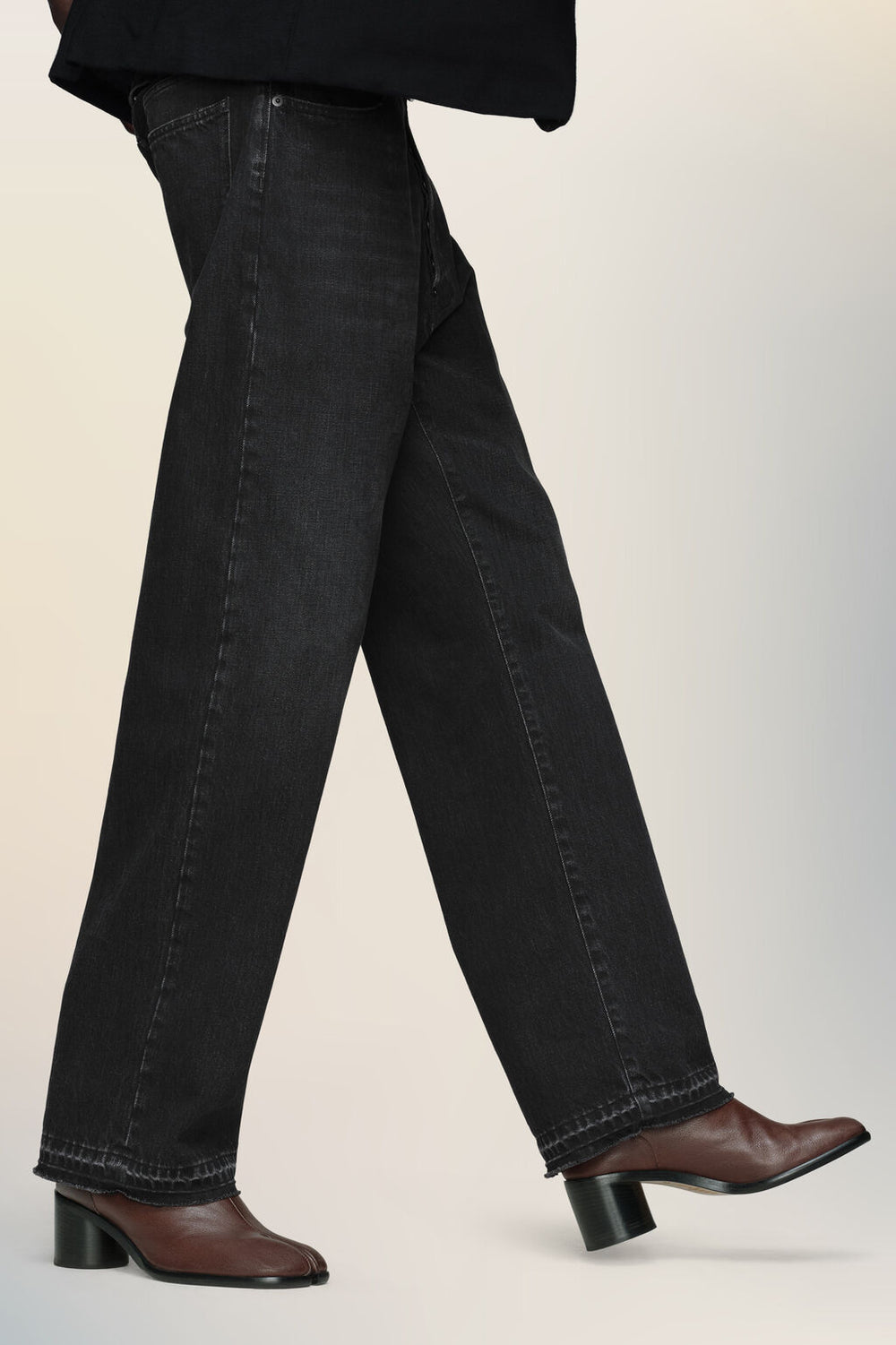 Straight-leg jeans