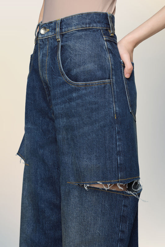 Cut-out jeans