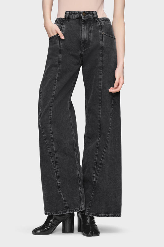 Cut-out jeans