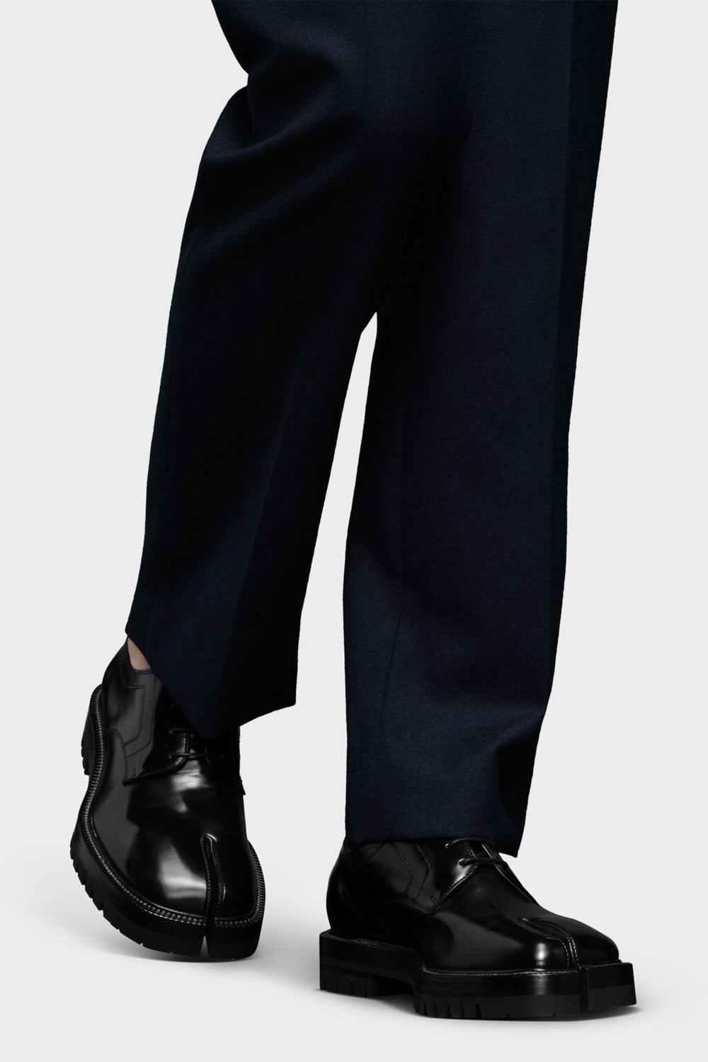 Tabi lace-ups