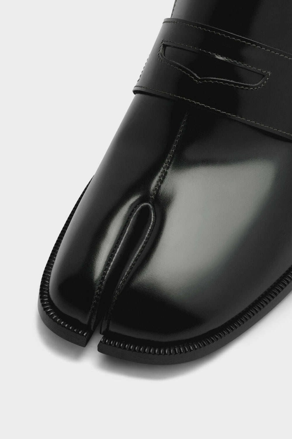 Tabi slip-on