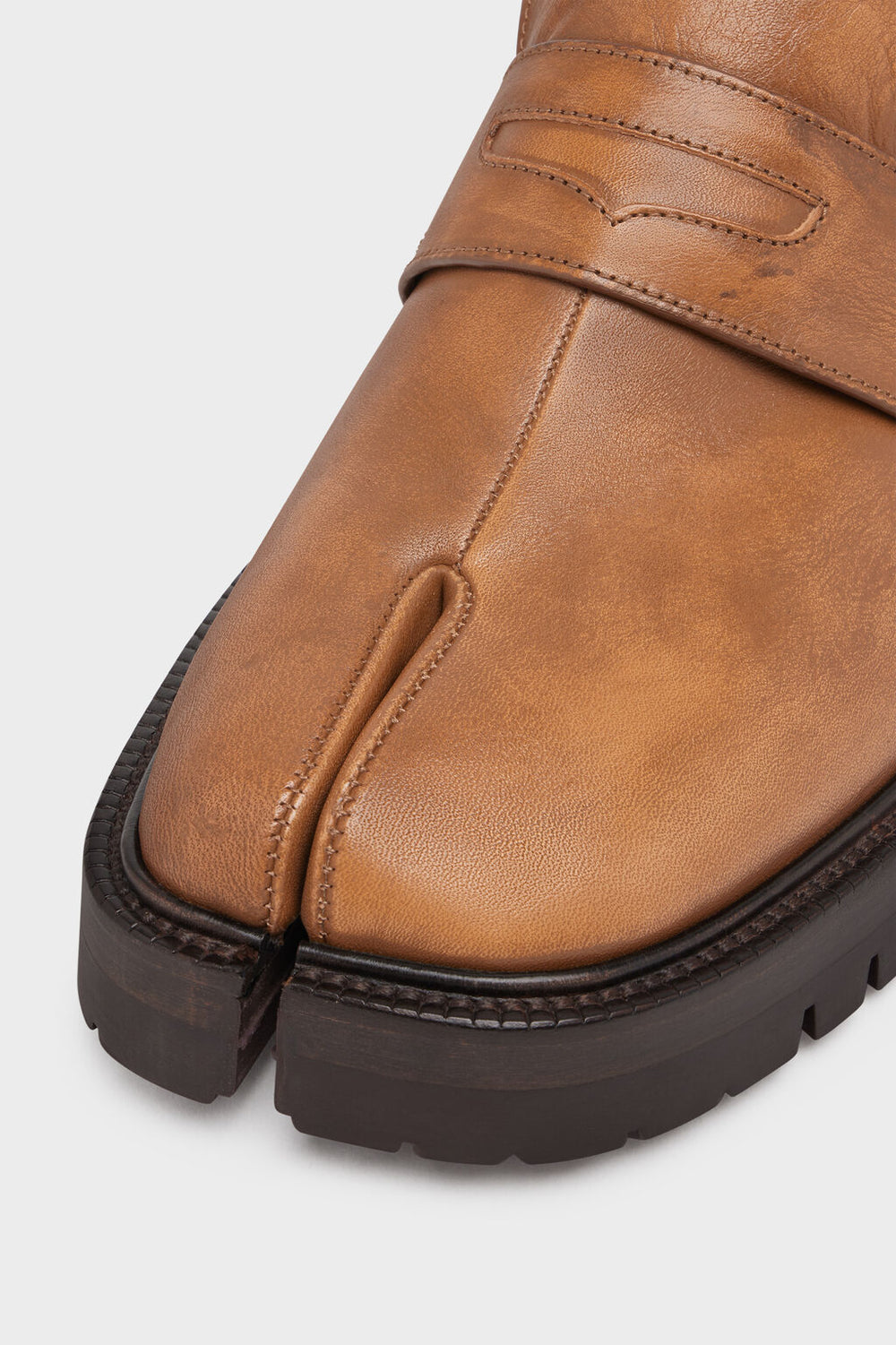 Tabi County loafers