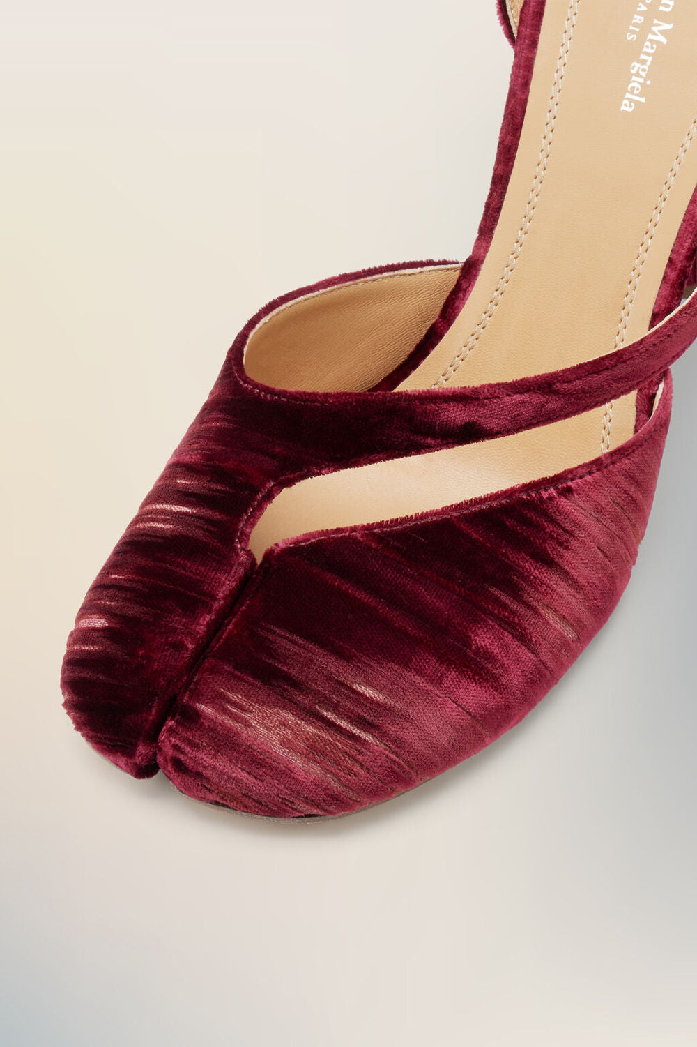 Tabi sandal pump