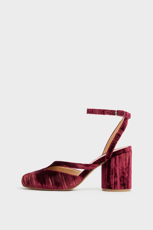 Tabi sandal pump