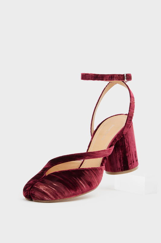Tabi sandal pump
