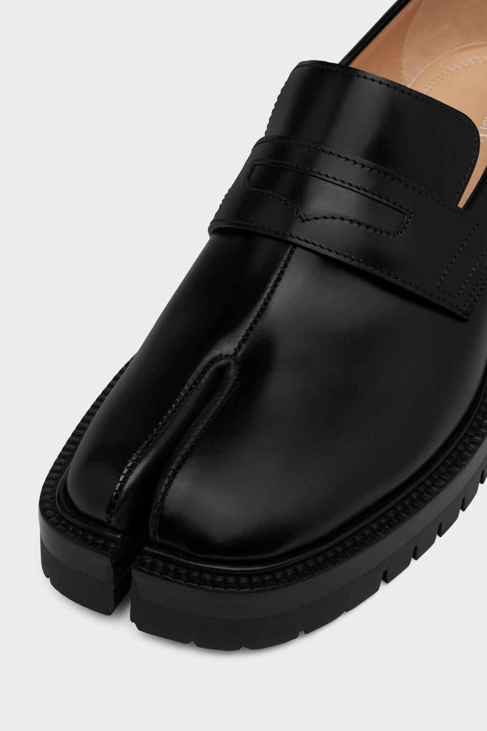 Tabi loafers