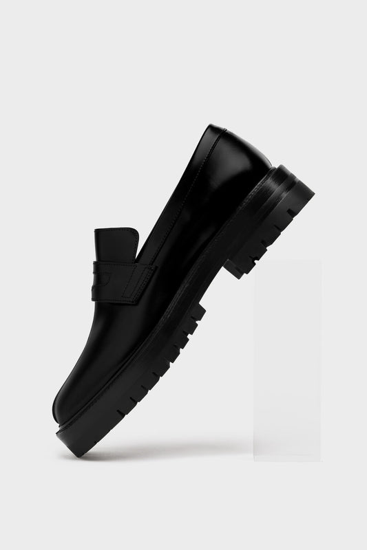 Tabi loafers