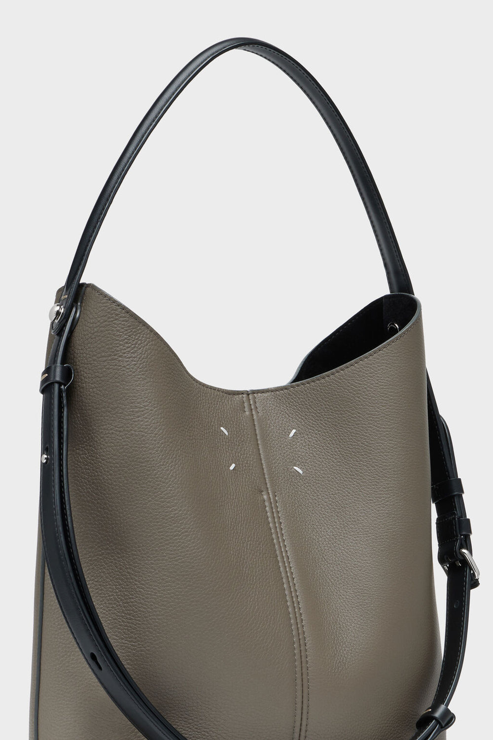 Dress-age Hobo
