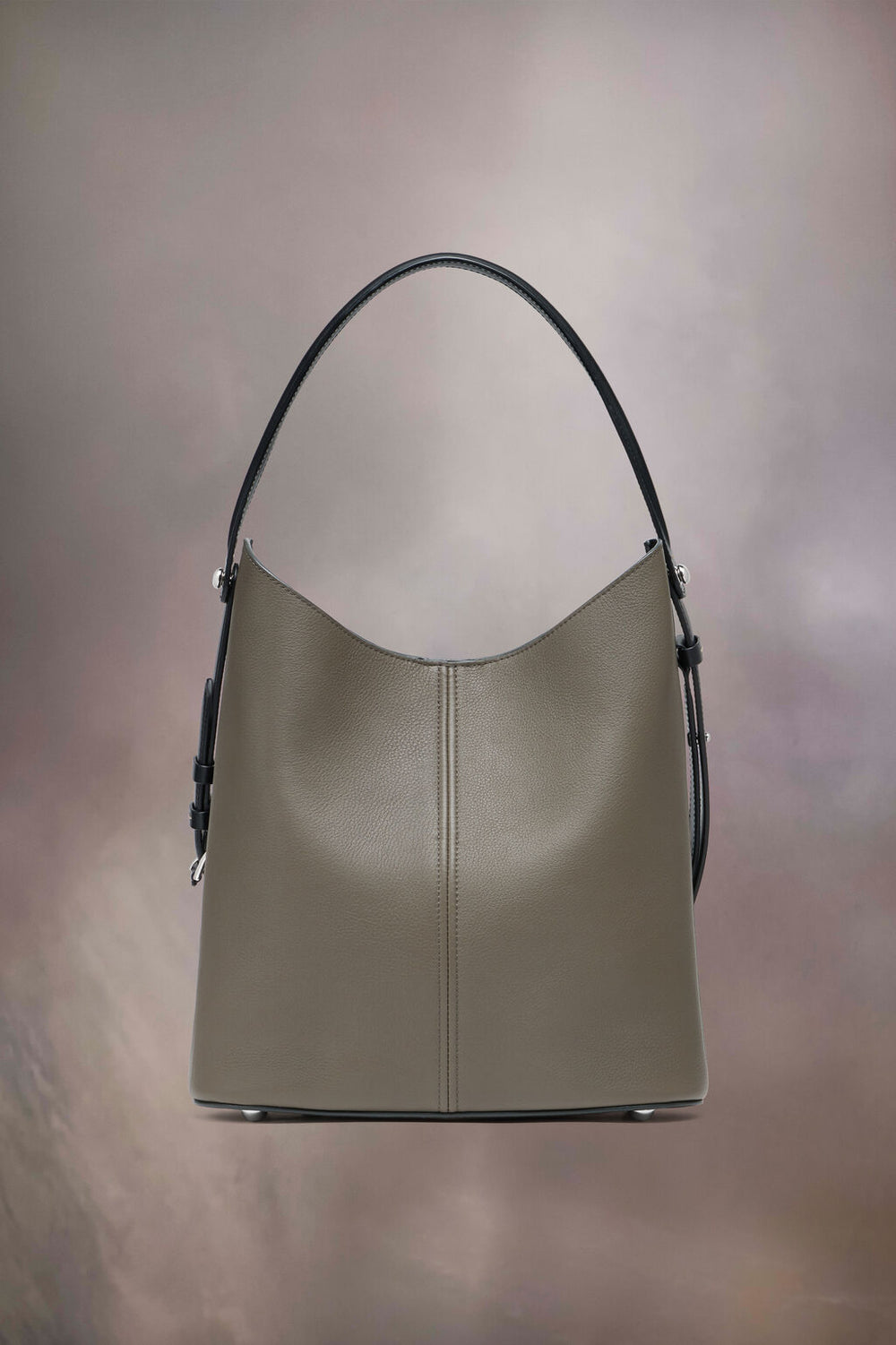 Dress-age Hobo