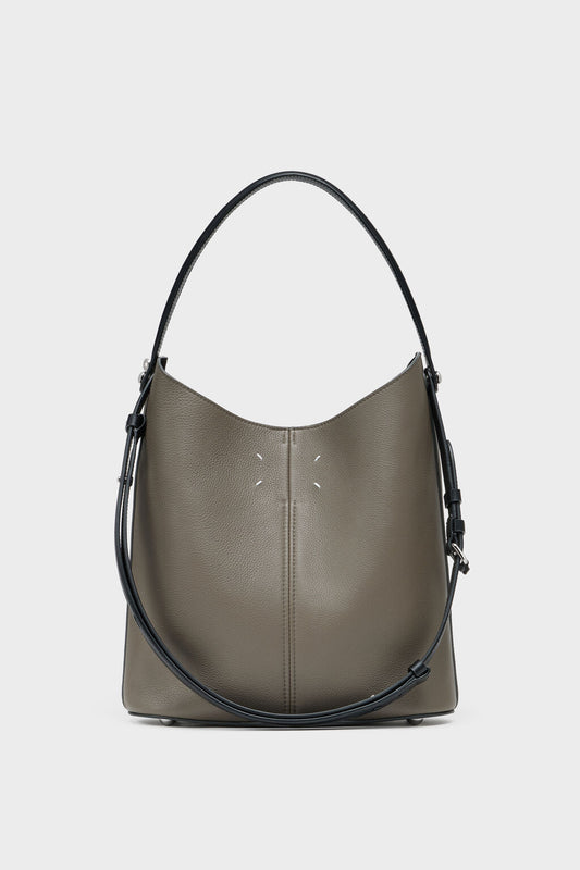 Dress-age Hobo
