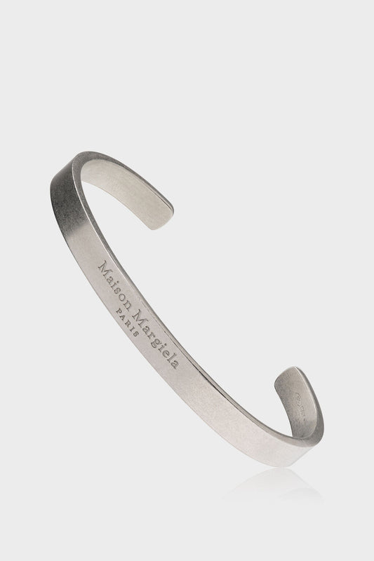 Logo cuff